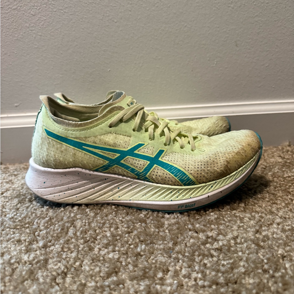 Asics Magic Speed Running Shoes, Women’s Size 7.